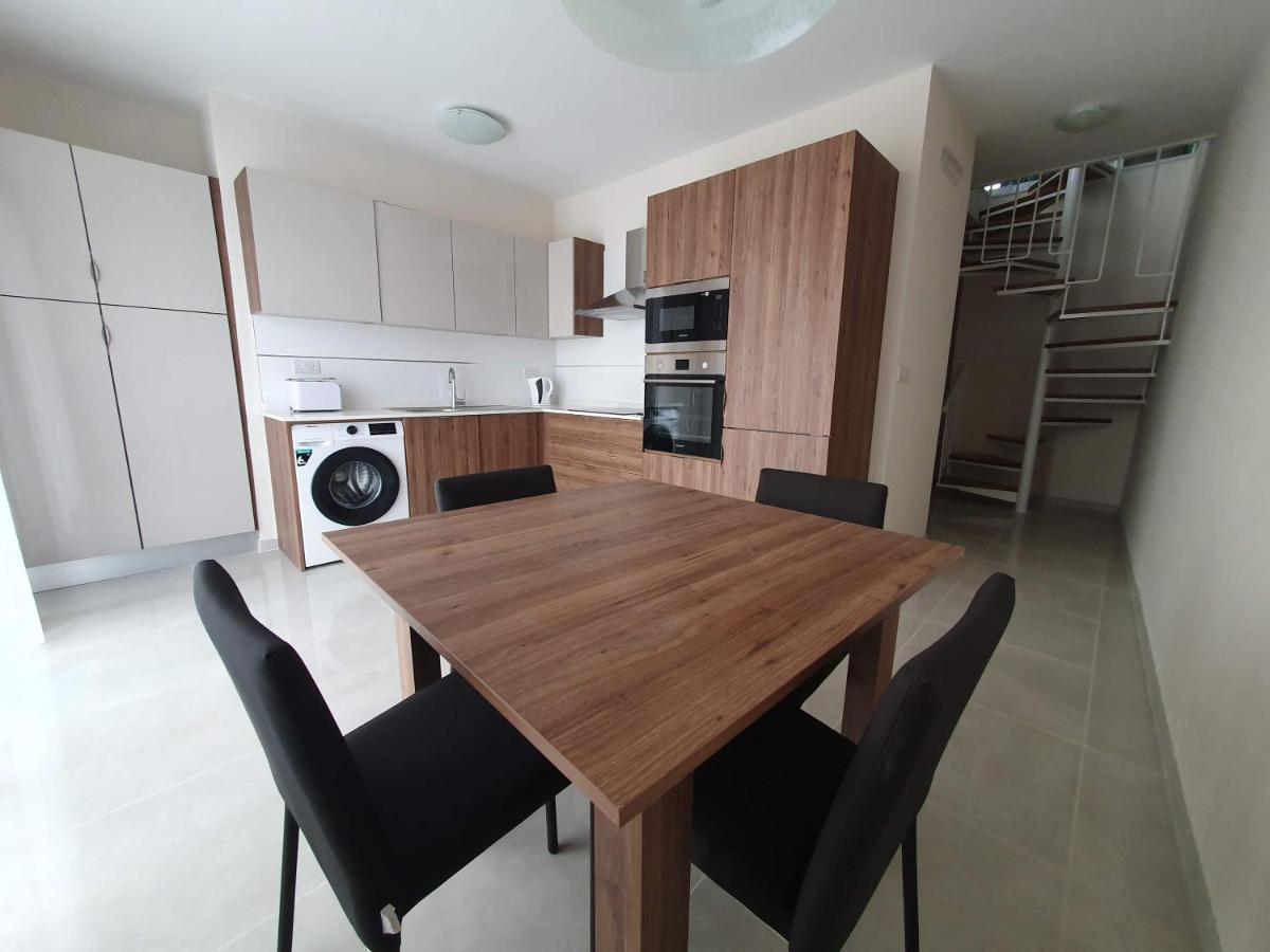 Marbella Holiday Apartments - Seafront - Wifi Marsaskala Exteriör bild
