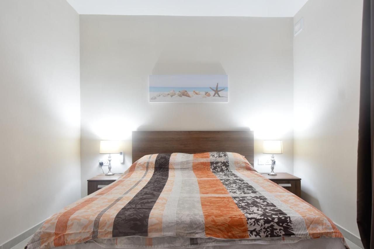 Marbella Holiday Apartments - Seafront - Wifi Marsaskala Exteriör bild