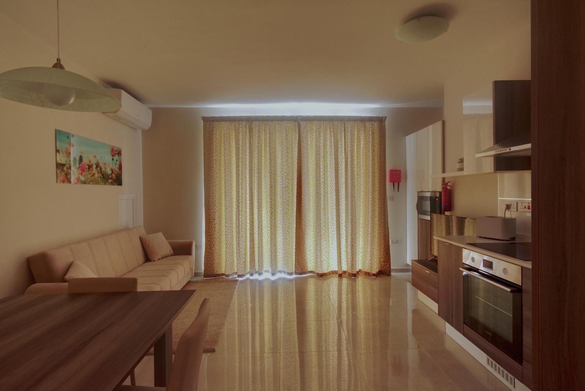 Marbella Holiday Apartments - Seafront - Wifi Marsaskala Exteriör bild