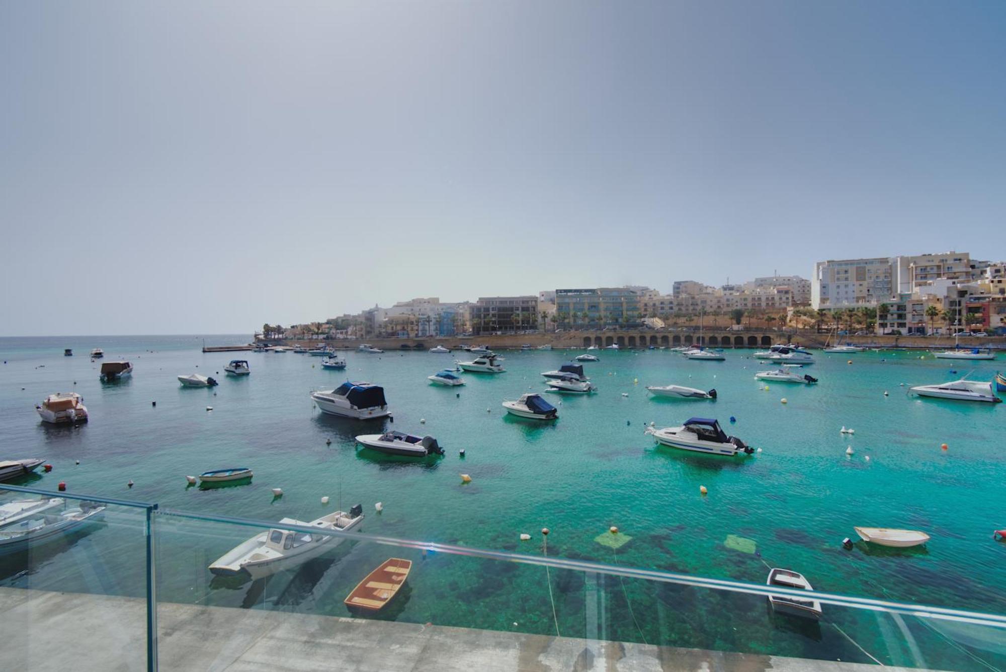 Marbella Holiday Apartments - Seafront - Wifi Marsaskala Rum bild